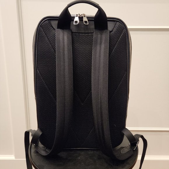 Louis Vuitton Michael Backpack NV2 - Picture 4 of 4